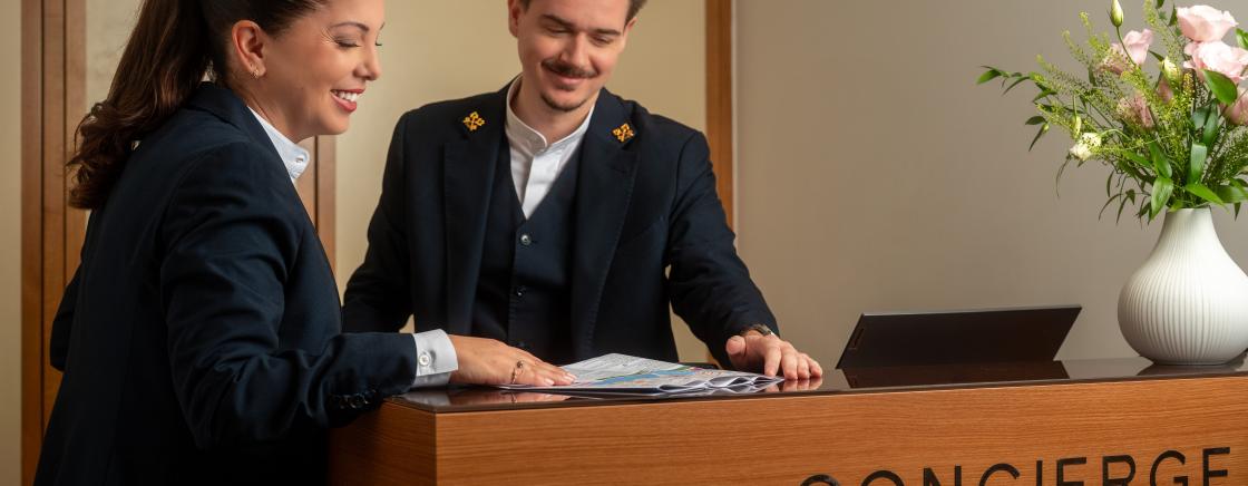 DANS LES COULISSES DU FIVE SEAS : ROMAIN, CHEF CONCIERGE