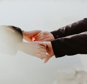 OFFER AN UNFORGETTABLE VALENTINE'S DAY