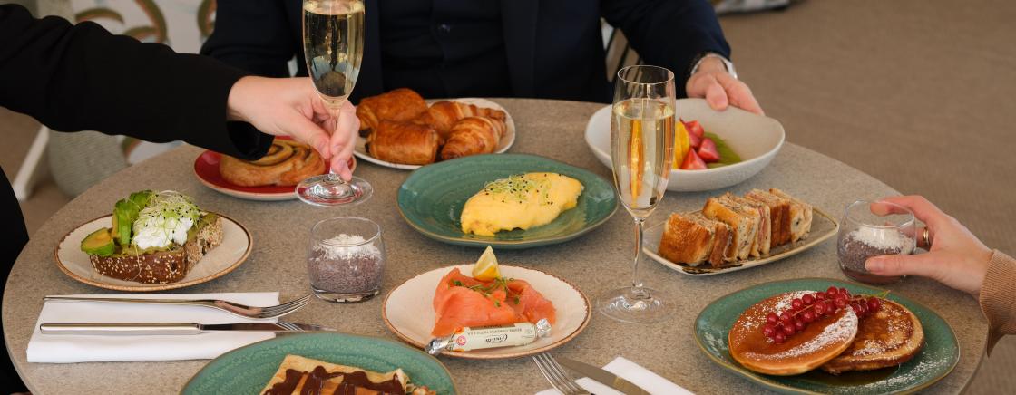 THEMED BRUNCHS: DISCOVER LE ROOF'S LINEUP