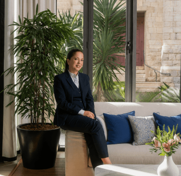 DANS LES COULISSES DU FIVE SEAS : FLORENCE, ASSISTANTE CHEFFE CONCIERGE