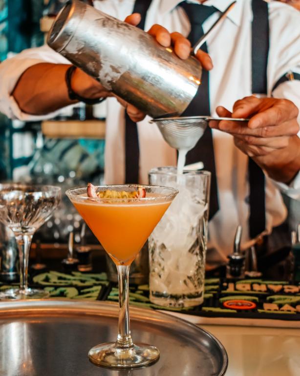 Five Seas Hotel - Lounge Bar