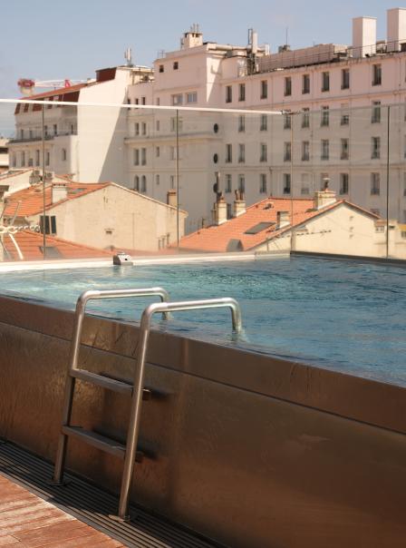 LA PISCINE