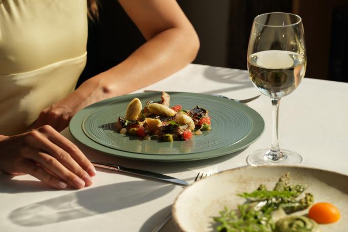 Hotel Five Seas - Restaurant & Lounge Bar